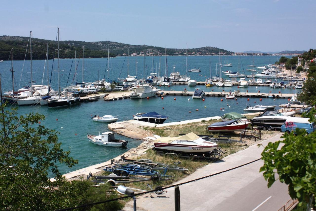 Apartments By The Sea Tisno, Murter - 5141 Eksteriør billede